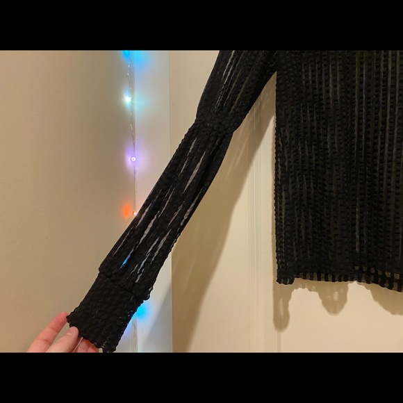 Dynamite sheer top (L/G) - Picture 2 of 5